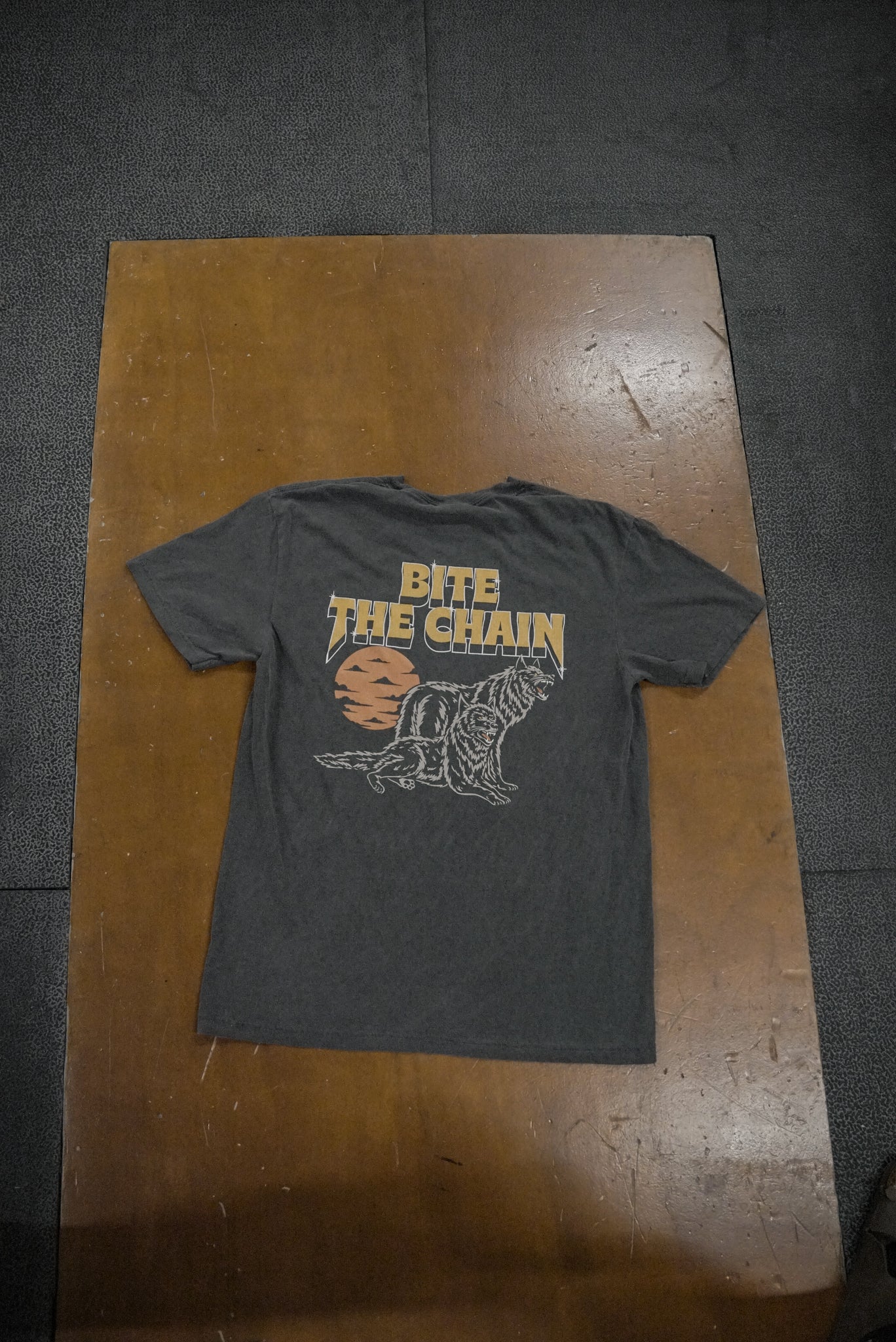 "BITE THE CHAIN" OVERSIZED SHIRT